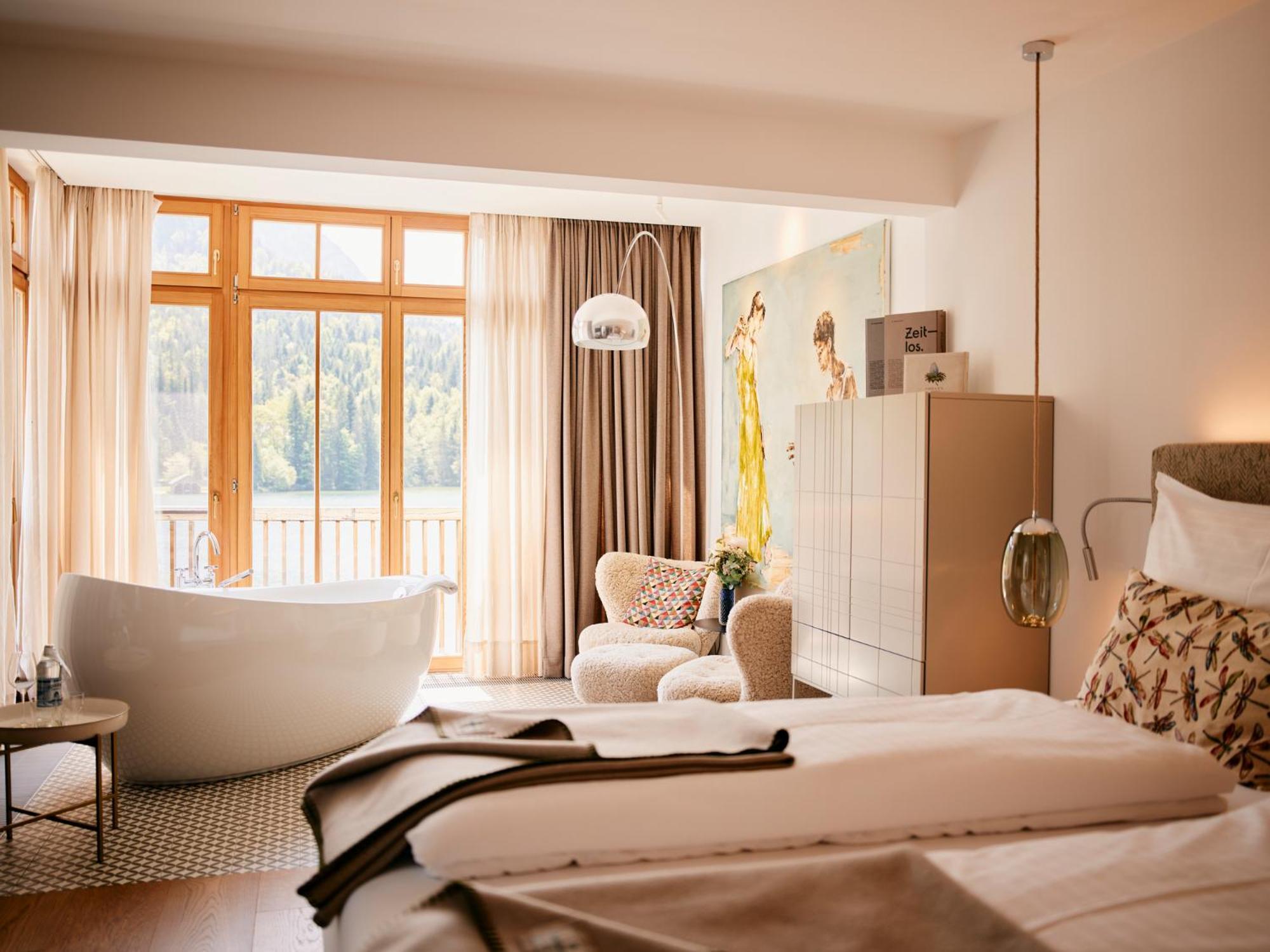 Tauroa Seehotel Grundlsee Exterior photo