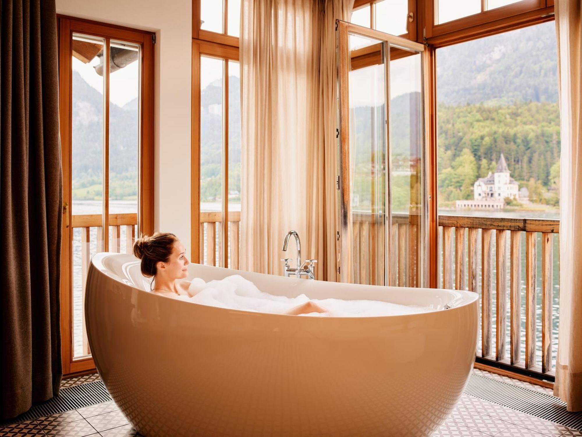 Tauroa Seehotel Grundlsee Exterior photo