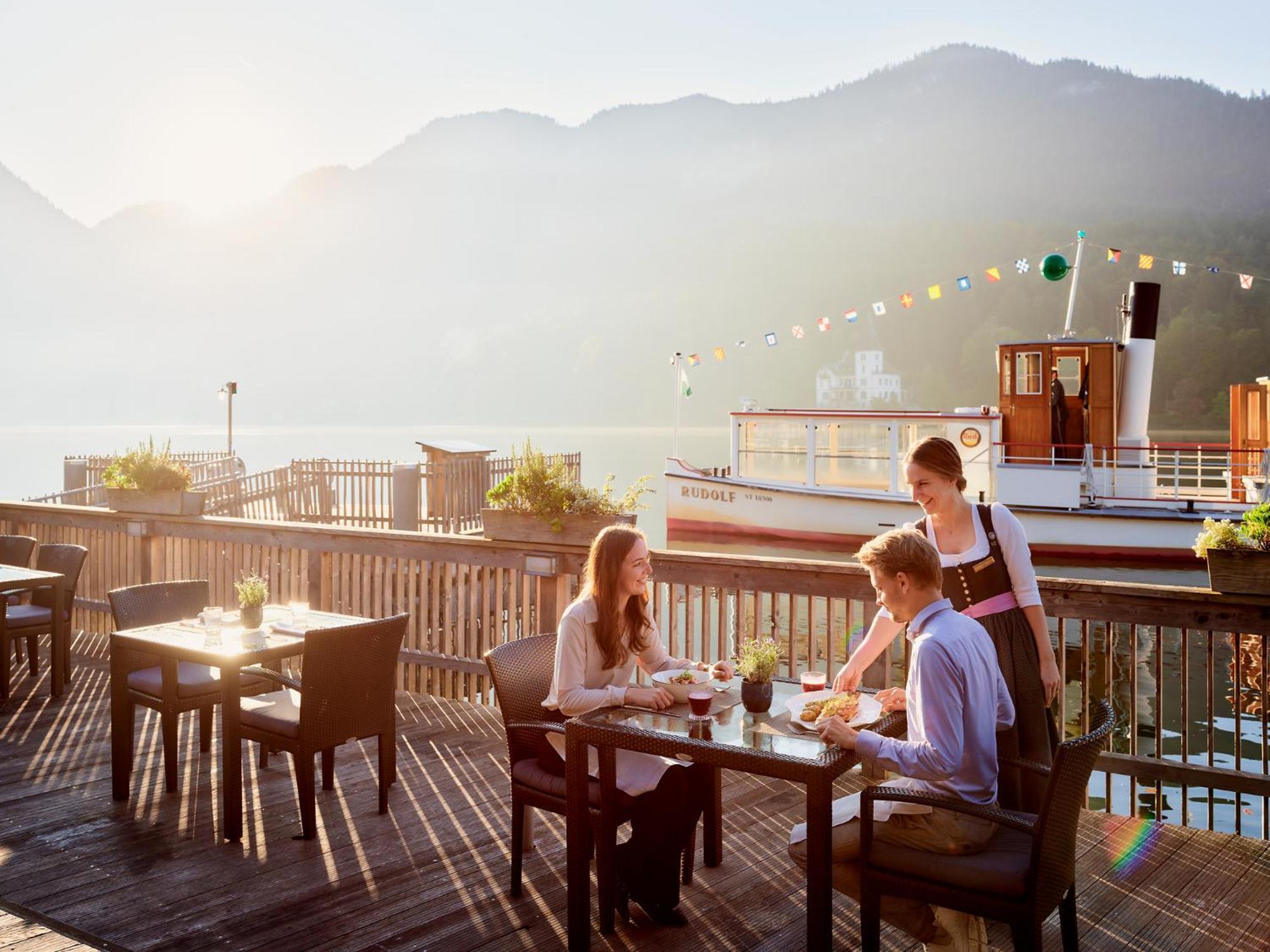 Tauroa Seehotel Grundlsee Exterior photo