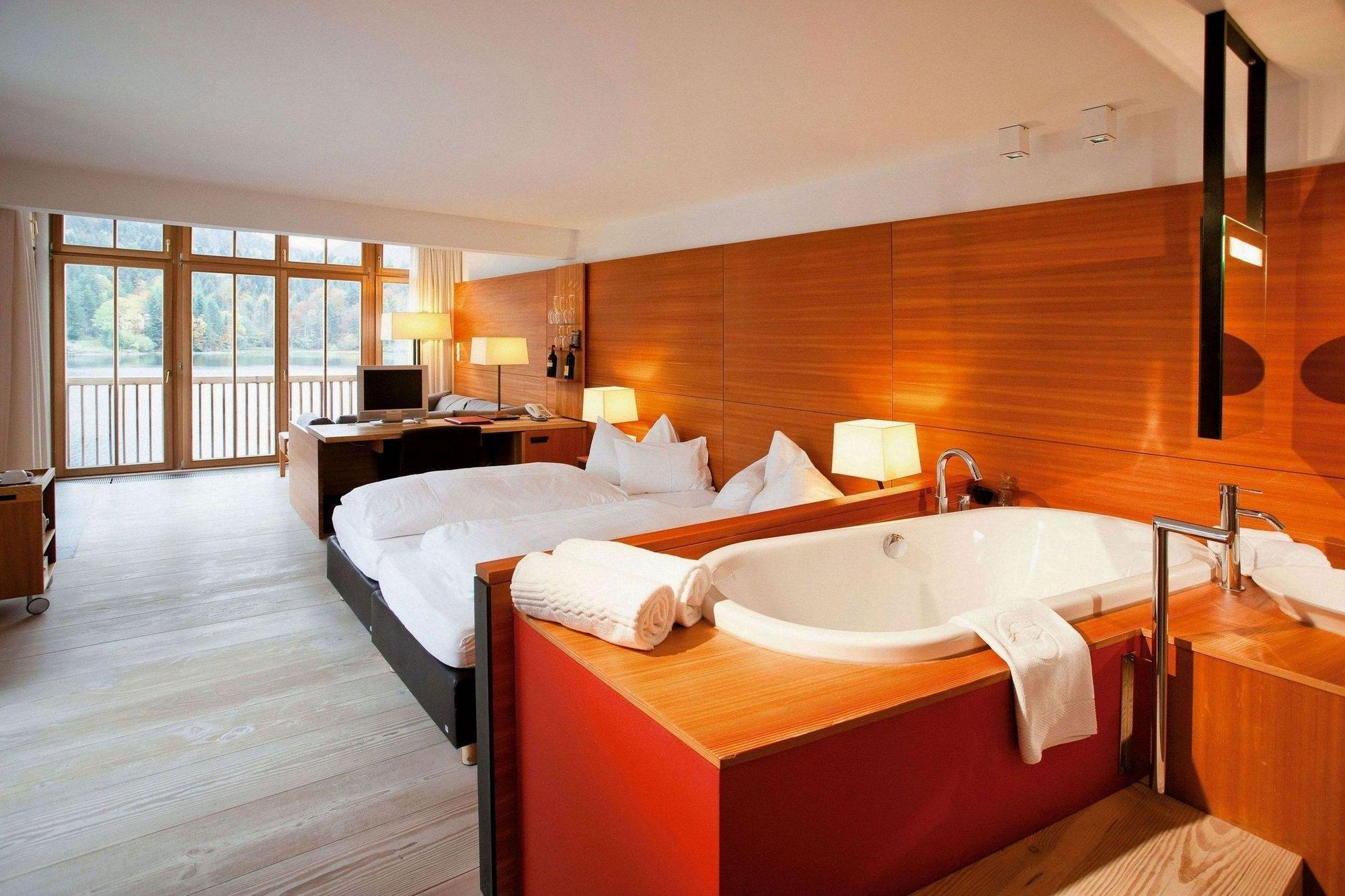 Tauroa Seehotel Grundlsee Room photo
